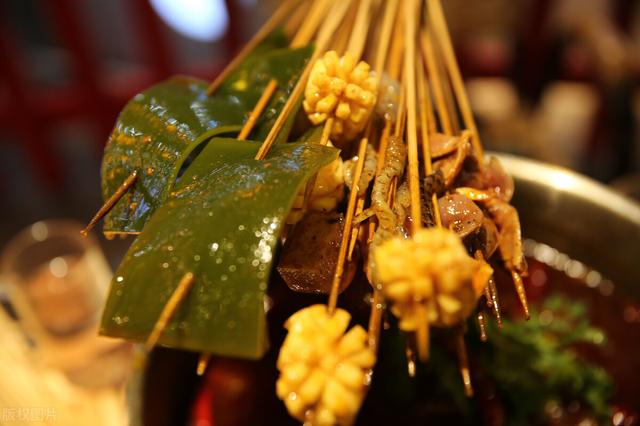 串串香挣钱吗多大的利润（串串香店靠饮料免费送活动年赚80万）-沃创网